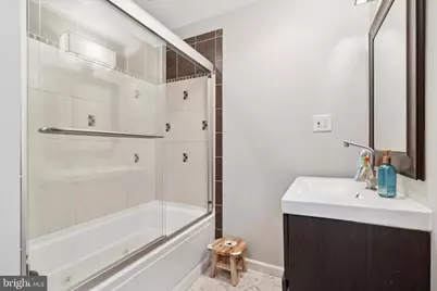 2527 Grays Ferry Avenue, Philadelphia, PA 19146 - Photo 18