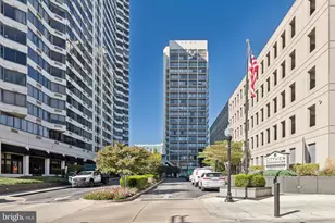2001 Hamilton St, Philadelphia, PA 19130 - Photo 40