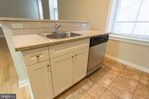 1100 Spruce St, Philadelphia, PA 19107 - Photo 12