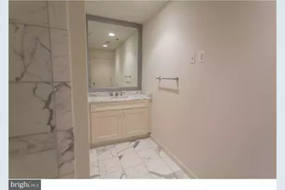 201 N 8th Street #911, Philadelphia, PA 19106 - Photo 22