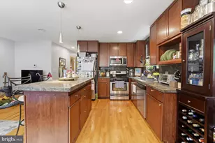 636 Green Ln, Philadelphia, PA 19128 - Photo 8