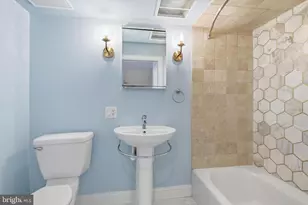 913 N Lawrence St, Philadelphia, PA 19123 - Photo 40