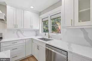 913 N Lawrence St, Philadelphia, PA 19123 - Photo 24