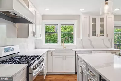 913 N Lawrence Street, Philadelphia, PA 19123 - Photo 4