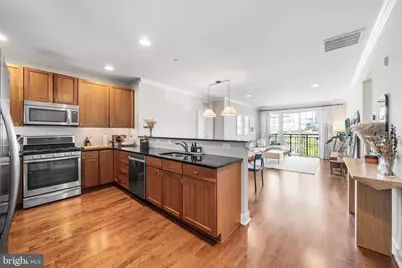 700 Commodore Court #2718, Philadelphia, PA 19146 - Photo 2