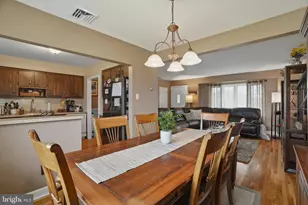 9960 Wistaria St, Philadelphia, PA 19115 - Photo 8