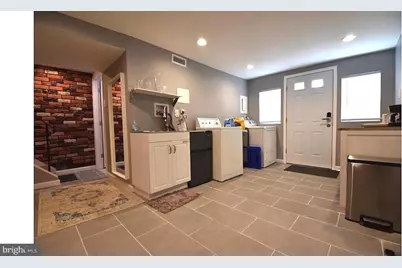 8018 Chelwynde Avenue, Philadelphia, PA 19153 - Photo 16