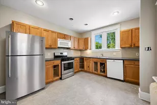 219 W Sedgwick St, Philadelphia, PA 19119 - Photo 8