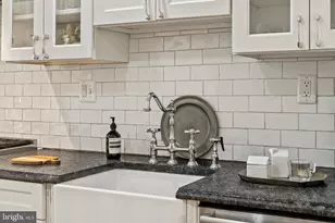 2226 Locust St, Philadelphia, PA 19103 - Photo 6
