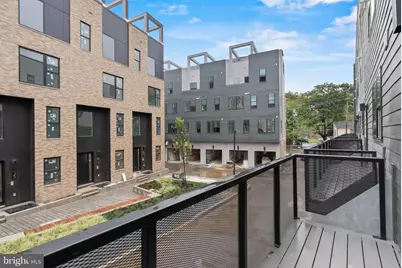 654 Fairmount Avenue, Philadelphia, PA 19123 - Photo 6