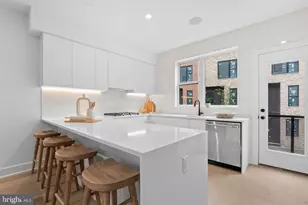 654 Fairmount Ave, Philadelphia, PA 19123 - Photo 2