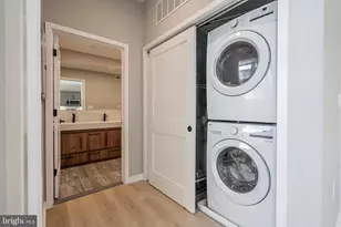 2401 Washington Ave, Philadelphia, PA 19146 - Photo 12