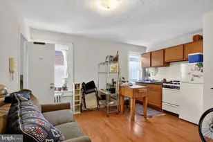 916 Pine St, Philadelphia, PA 19107 - Photo 2