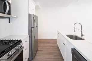 717 E Thompson St, Philadelphia, PA 19125 - Photo 2