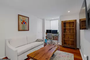 2027 Chancellor St, Philadelphia, PA 19103 - Photo 28