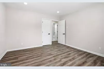 513 Smithfield Avenue, Philadelphia, PA 19116 - Photo 12