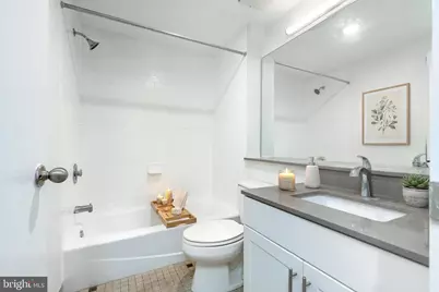 303 Vine Street #306, Philadelphia, PA 19106 - Photo 10