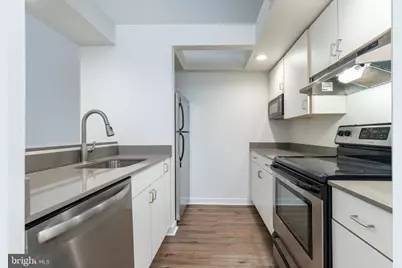 303 Vine Street #306, Philadelphia, PA 19106 - Photo 6