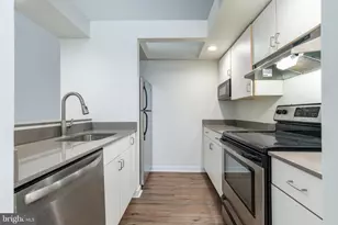 303 Vine St, Philadelphia, PA 19106 - Photo 6