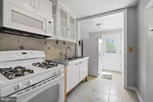6452 Morris Park Rd, Philadelphia, PA 19151 - Photo 14