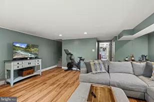 8807 Danbury St, Philadelphia, PA 19152 - Photo 16