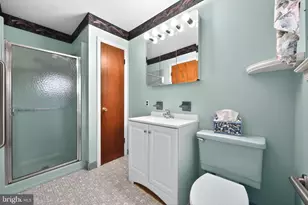 9033 Lykens Ln, Philadelphia, PA 19128 - Photo 18