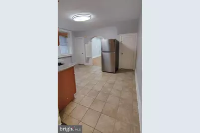 523 W Nedro Avenue, Philadelphia, PA 19120 - Photo 4