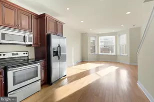 2005 Carpenter St, Philadelphia, PA 19146 - Photo 2