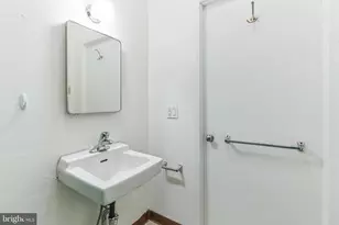 141 N 21st St, Philadelphia, PA 19103 - Photo 14