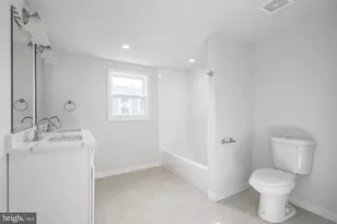 438 Dudley St, Philadelphia, PA 19148 - Photo 8