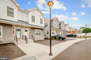 3606 Golfview Ln, Philadelphia, PA 19114 - Photo 4