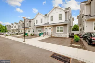 3606 Golfview Ln, Philadelphia, PA 19114 - Photo 2