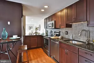 630 N 17th St, Philadelphia, PA 19130 - Photo 4