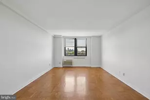2601 Pennsylvania Ave, Philadelphia, PA 19130 - Photo 4
