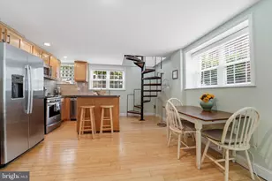 941 Montrose St, Philadelphia, PA 19147 - Photo 4
