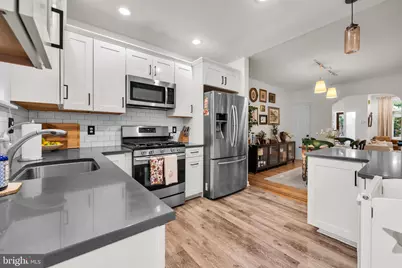 823 N 25th Street, Philadelphia, PA 19130 - Photo 12