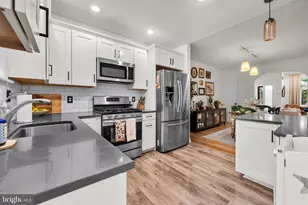 823 N 25th St, Philadelphia, PA 19130 - Photo 12