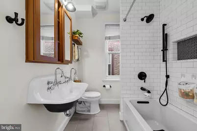 823 N 25th Street, Philadelphia, PA 19130 - Photo 28