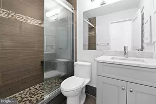2429 Locust St, Philadelphia, PA 19103 - Photo 18