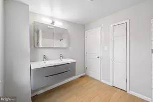 2027 Wilder St, Philadelphia, PA 19146 - Photo 10