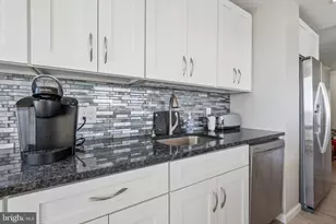 200 Locust St, Philadelphia, PA 19106 - Photo 6