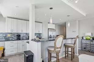 200 Locust St, Philadelphia, PA 19106 - Photo 4