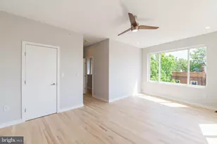 1351 S Myrtlewood St, Philadelphia, PA 19146 - Photo 12