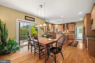 734 Cornelia Pl, Philadelphia, PA 19118 - Photo 8