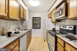 224 W Rittenhouse Square, Philadelphia, PA 19103 - Photo 2