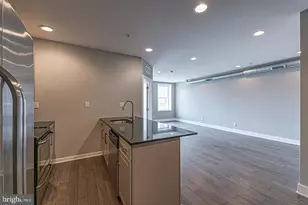 135 N 3rd St, Philadelphia, PA 19106 - Photo 2