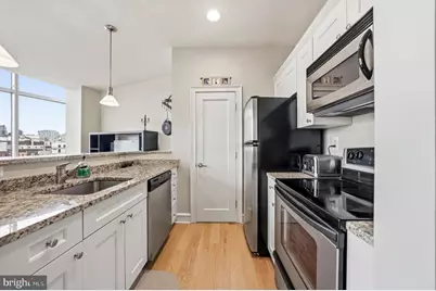 201 N 8th Street #505, Philadelphia, PA 19106 - Photo 6