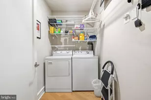 201 N 8th St, Philadelphia, PA 19106 - Photo 16