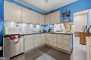 266 Rochelle Ave, Philadelphia, PA 19128 - Photo 6