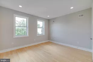 877 N 5th St, Philadelphia, PA 19123 - Photo 28